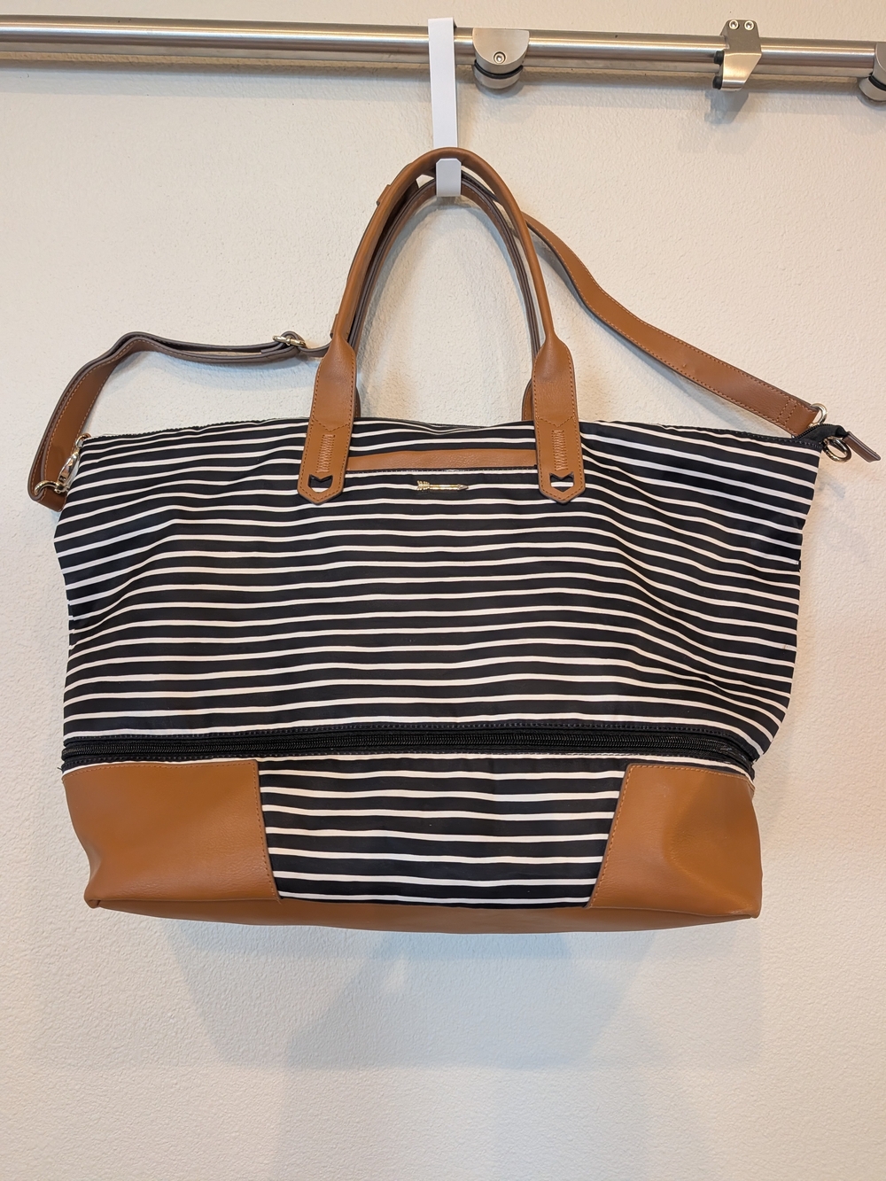 Stella & Dot "Get Away" Expandable Weekender Duffel Travel Bag